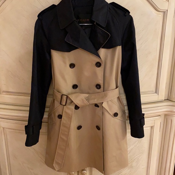 COACH Coat Size XS excellent condition. No flaws. Black and Tan - Picture 2 of 9